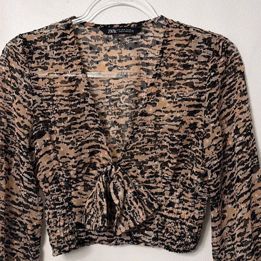 Zara Animal Print Tie-Front Smocked Crop Top – Neutral, Long Sleeve (Size M)